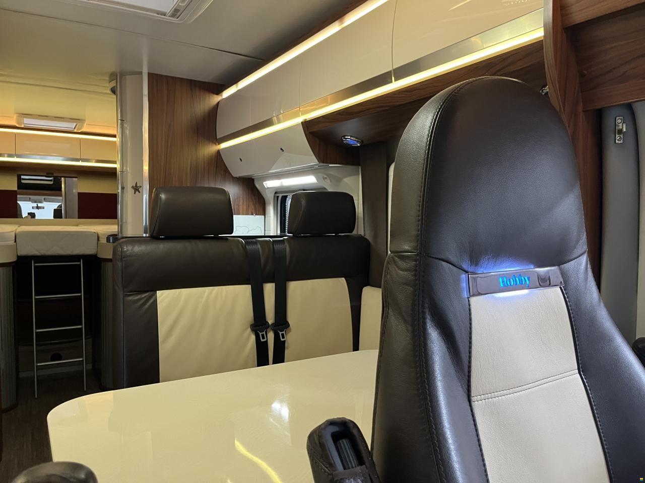 Hobby First Class Mobil