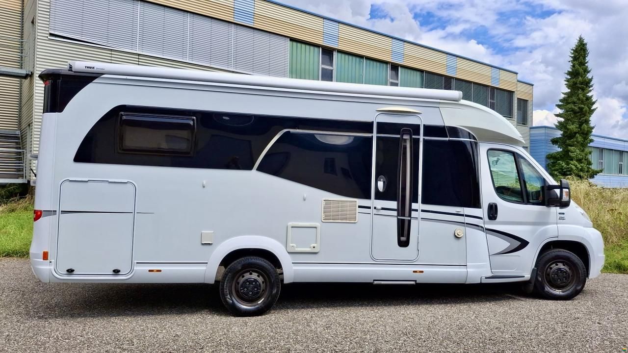 Hobby First Class Mobil