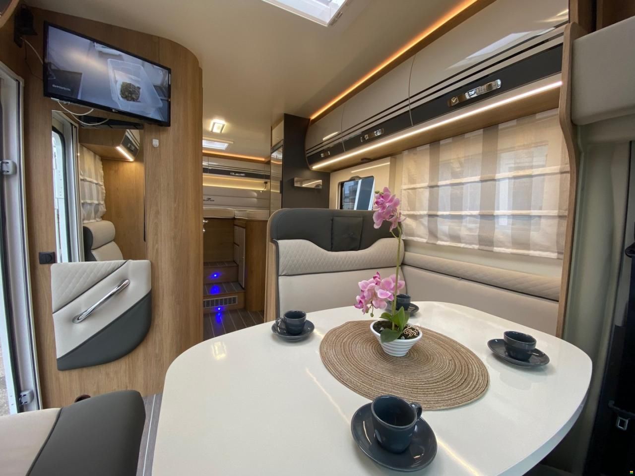 Roller Team Kronos 285 P, Ford 2.0TDCi 170PS Automat