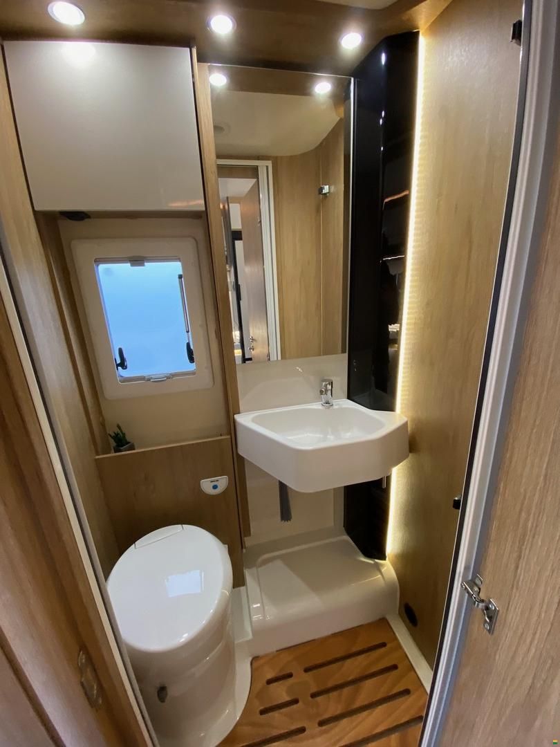 Roller Team Kronos 285 P, Ford 2.0TDCi 170PS Automat