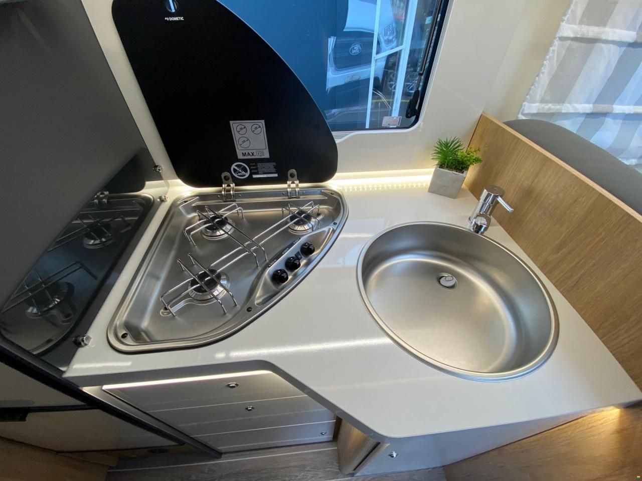 Roller Team Kronos 285 P, Ford 2.0TDCi 170PS Automat