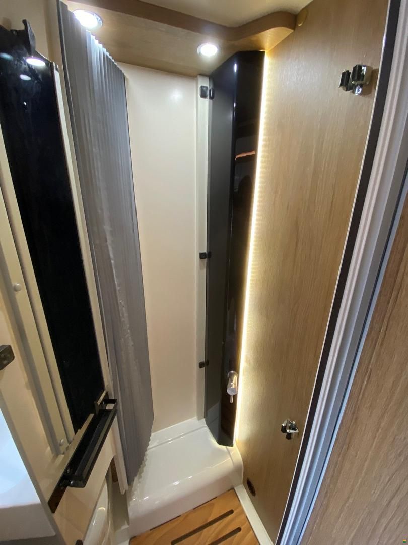 Roller Team Kronos 285 P, Ford 2.0TDCi 170PS Automat