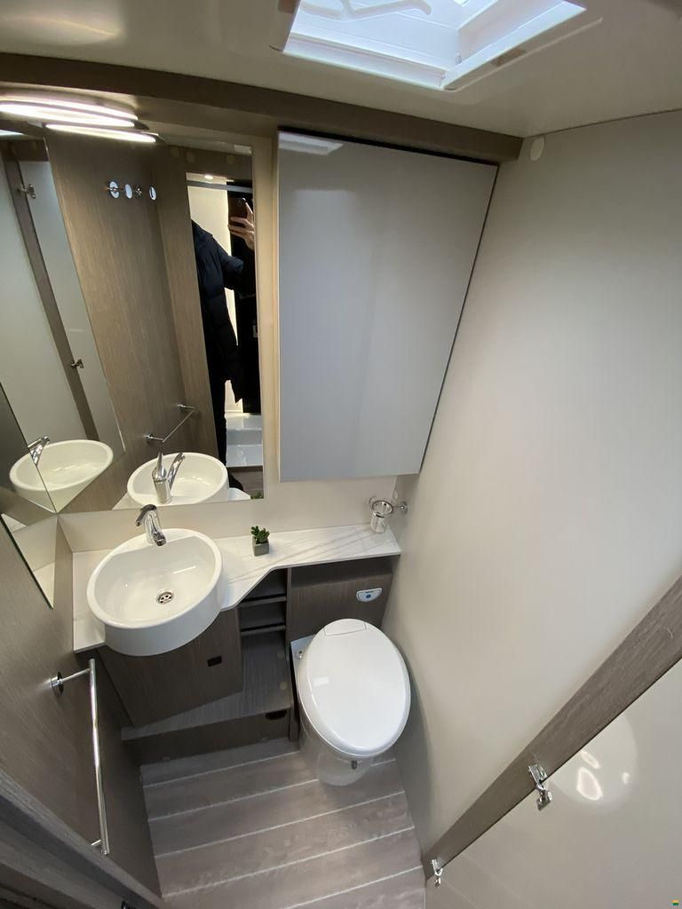 Roller Team Zefiro 267 TL, Ford 165PS Automat