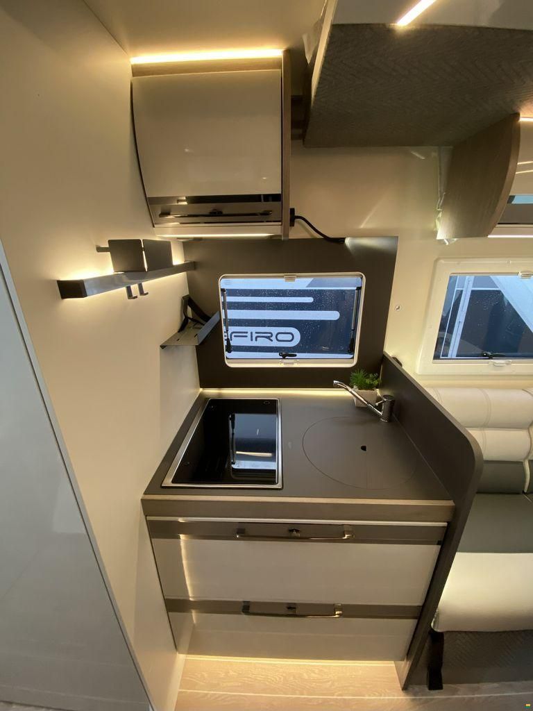 Roller Team Zefiro 267 TL, Ford 165PS Automat