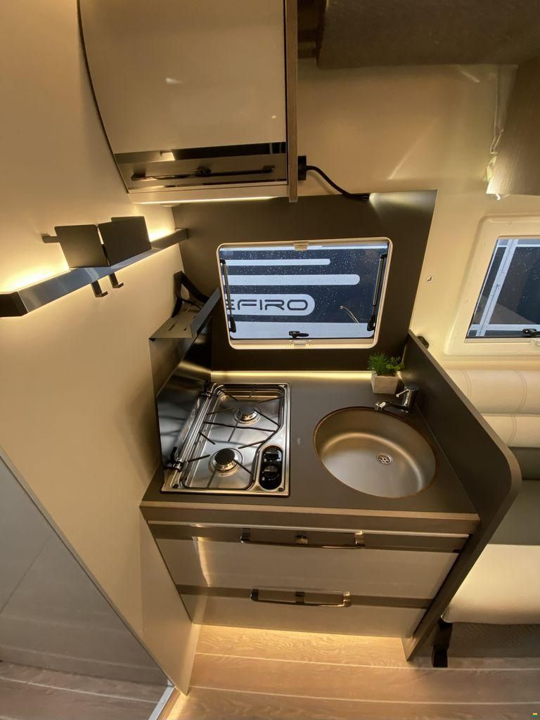 Roller Team Zefiro 267 TL, Ford 165PS Automat