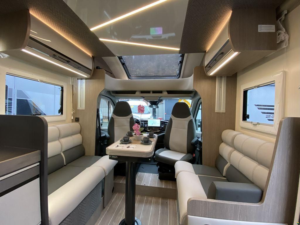 Roller Team Zefiro 267 TL, Ford 165PS Automat