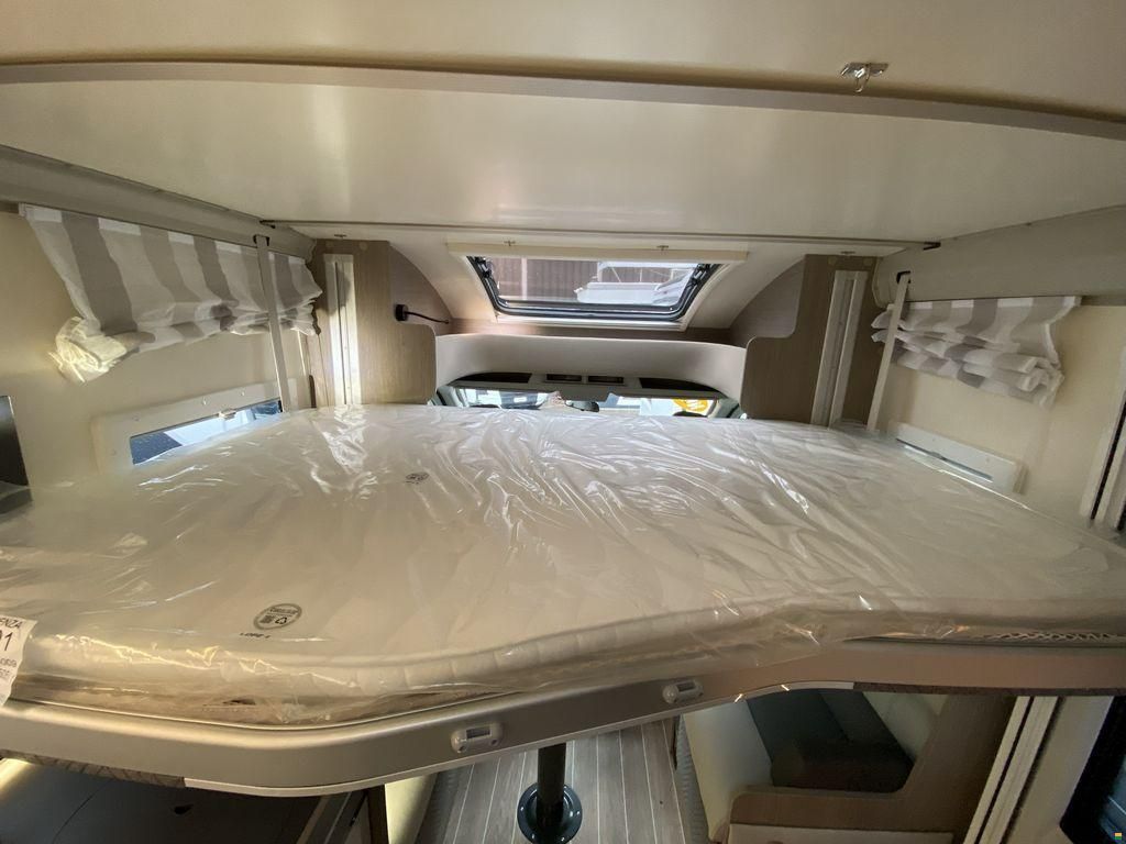 Roller Team Zefiro 267 TL, Ford 165PS Automat