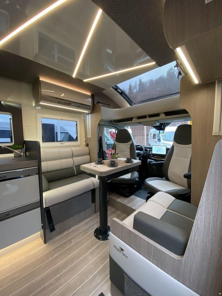 Roller Team Zefiro 267 TL, Ford 165PS Automat