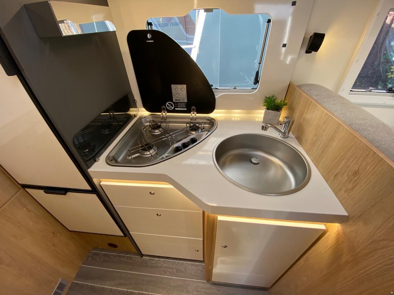 Roller Team Kronos 294 TL, Ford 2.0TDCi 170PS