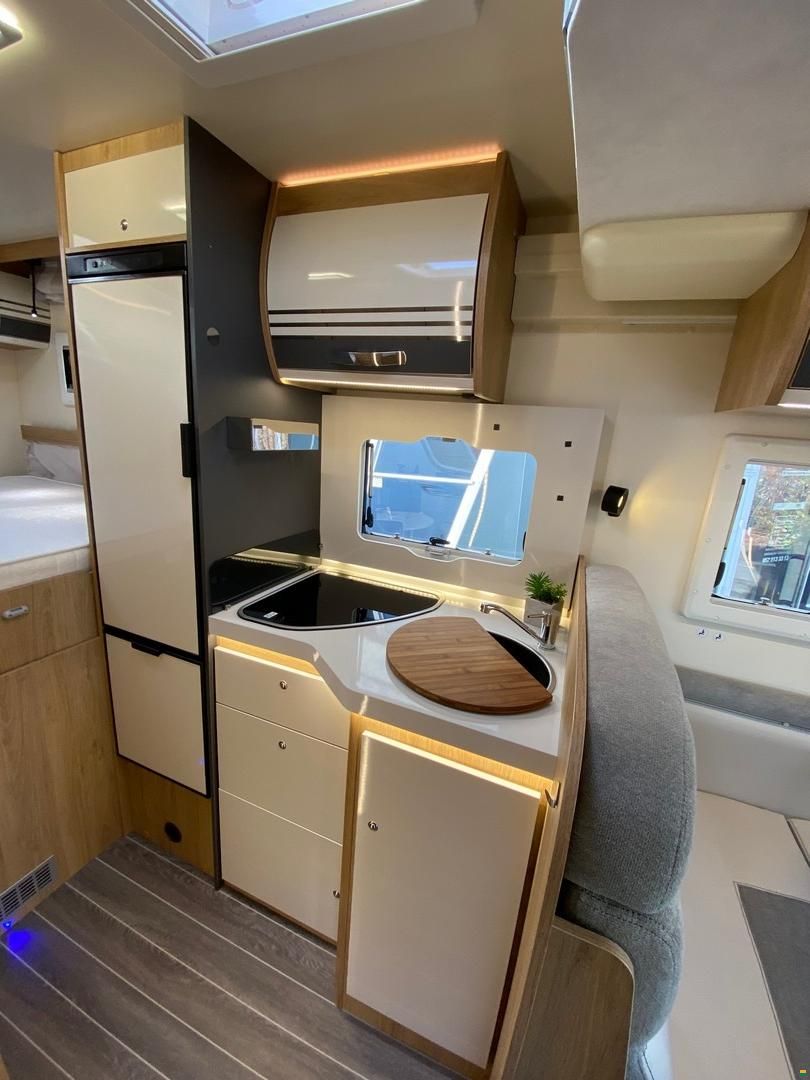 Roller Team Kronos 294 TL, Ford 2.0TDCi 170PS