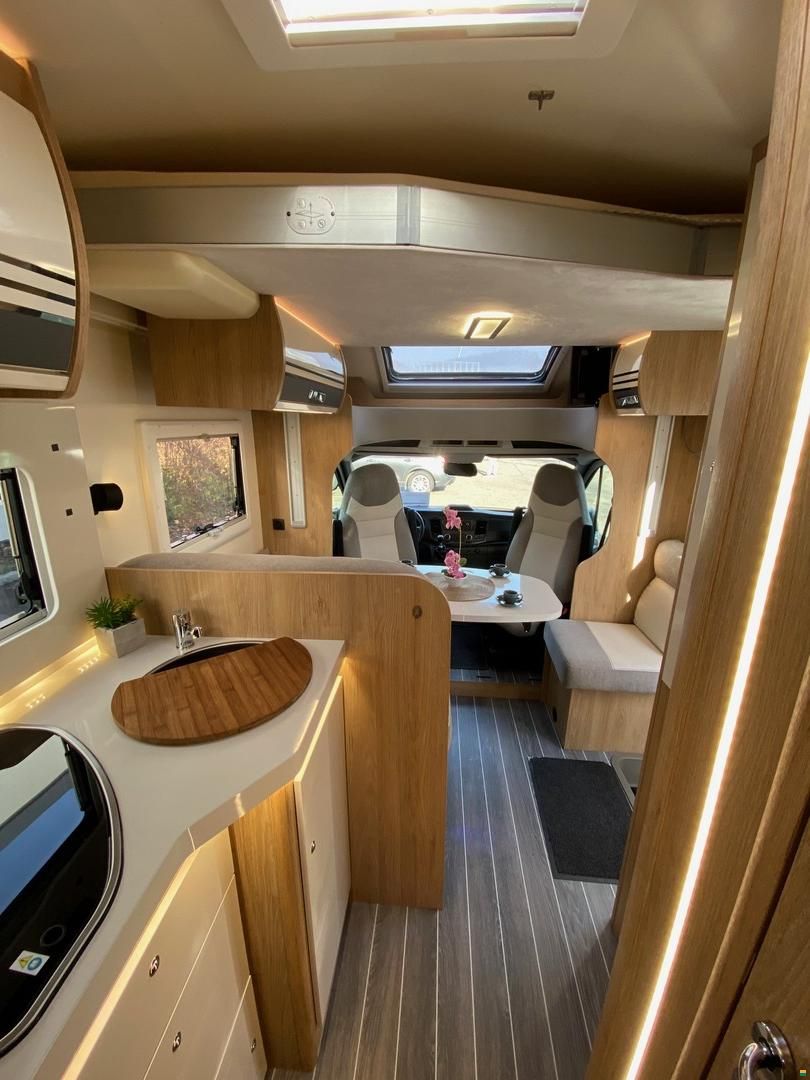 Roller Team Kronos 294 TL, Ford 2.0TDCi 170PS