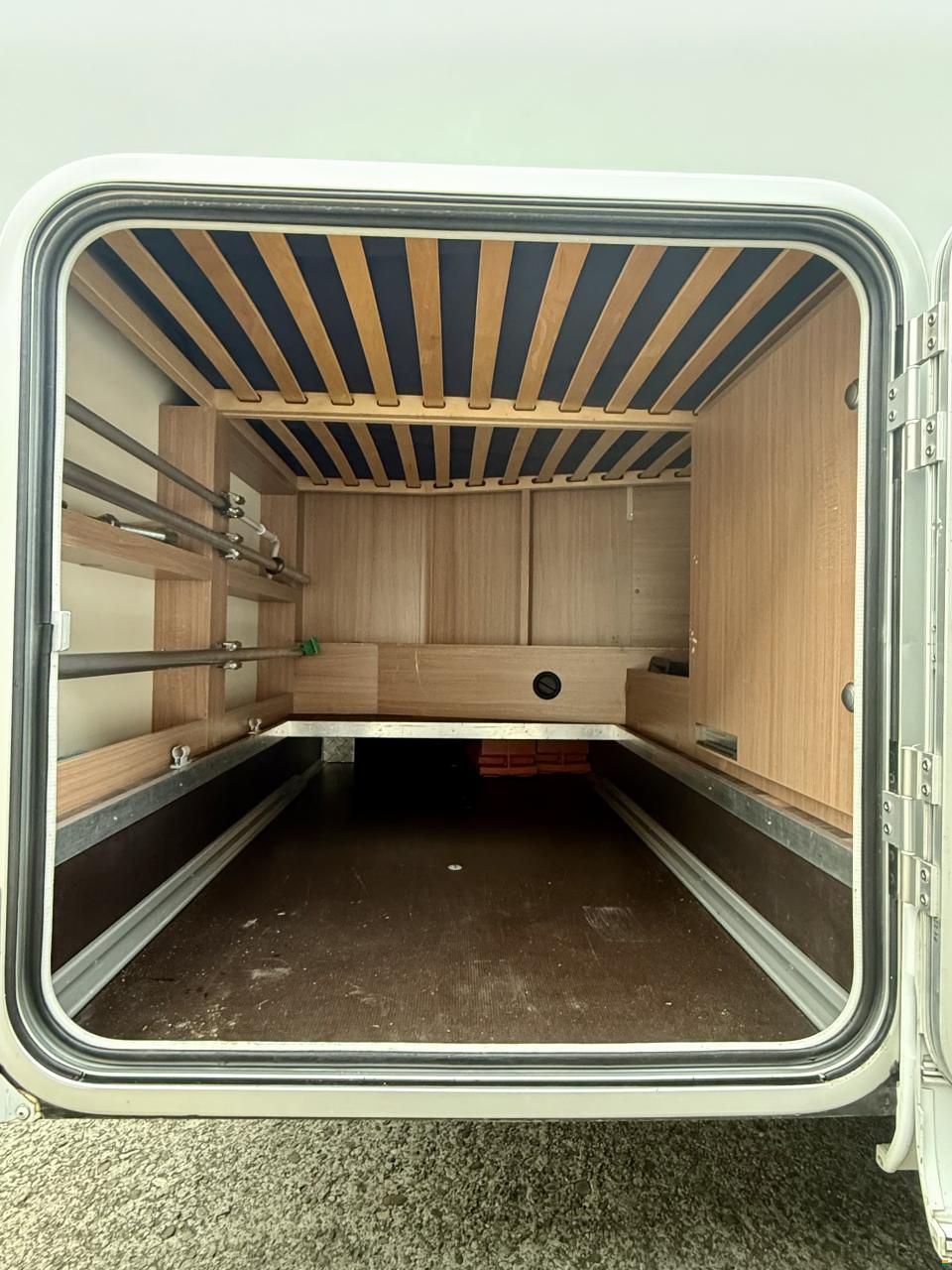 Knaus Sky Wave 650 MF - Hubbett