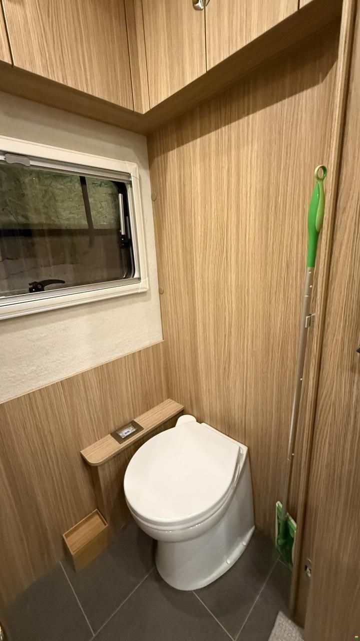 Niesmann-Bischoff Flair 920 EK