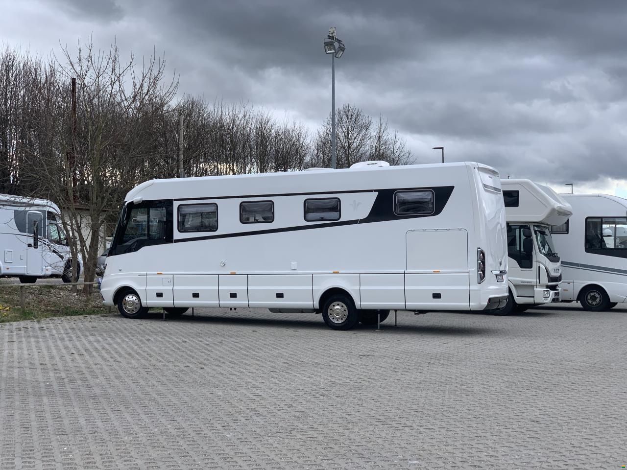 Niesmann-Bischoff Flair 920 EK