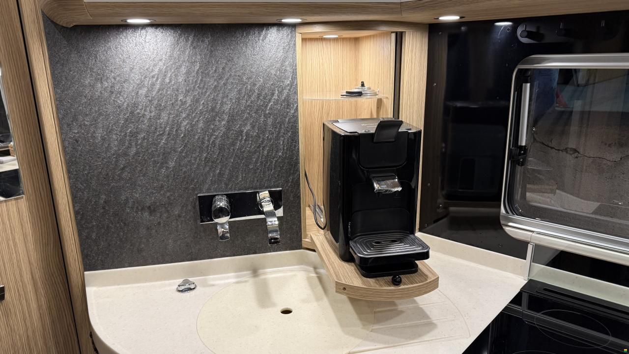 Niesmann-Bischoff Flair 920 EK