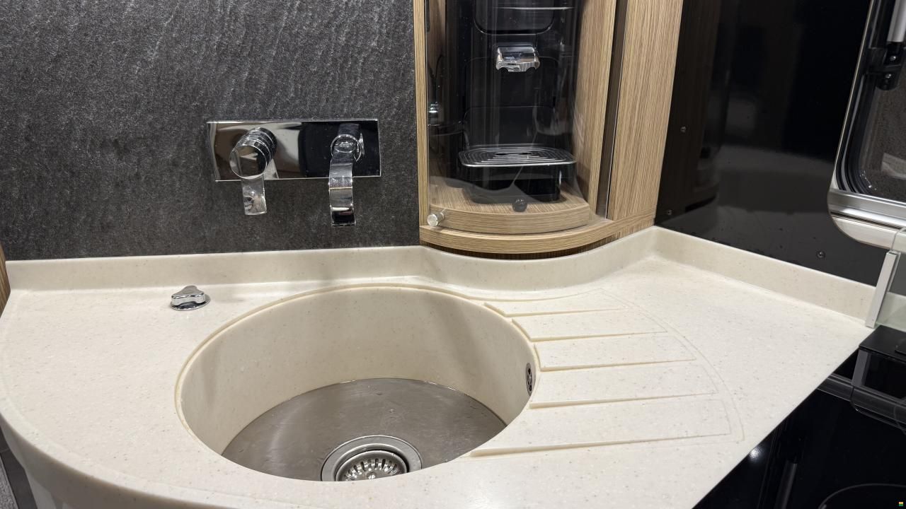 Niesmann-Bischoff Flair 920 EK