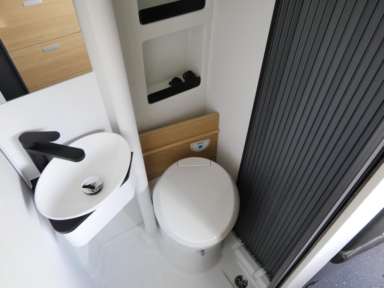 Adria Twin 600 SLB - 2026