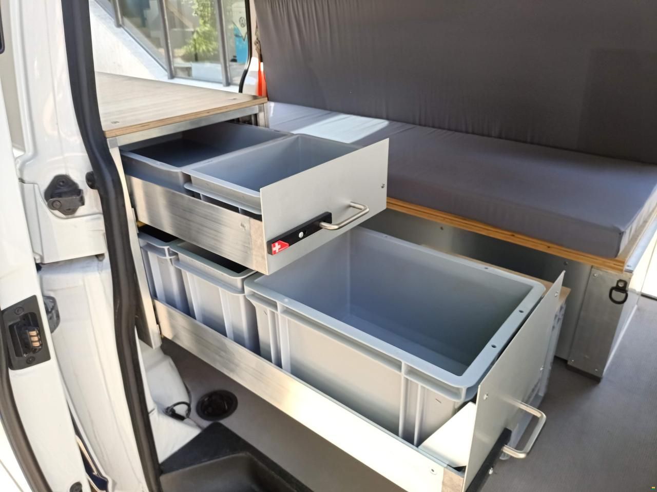 Volkswagen VW T5.1 2.0 TDI 140PS 4X4 SPORT CAMPER