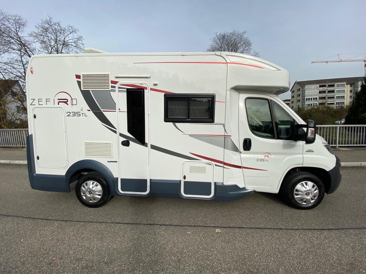 Roller Team Zefiro 235 TL, Fiat 2.3MJ 150PS Automat