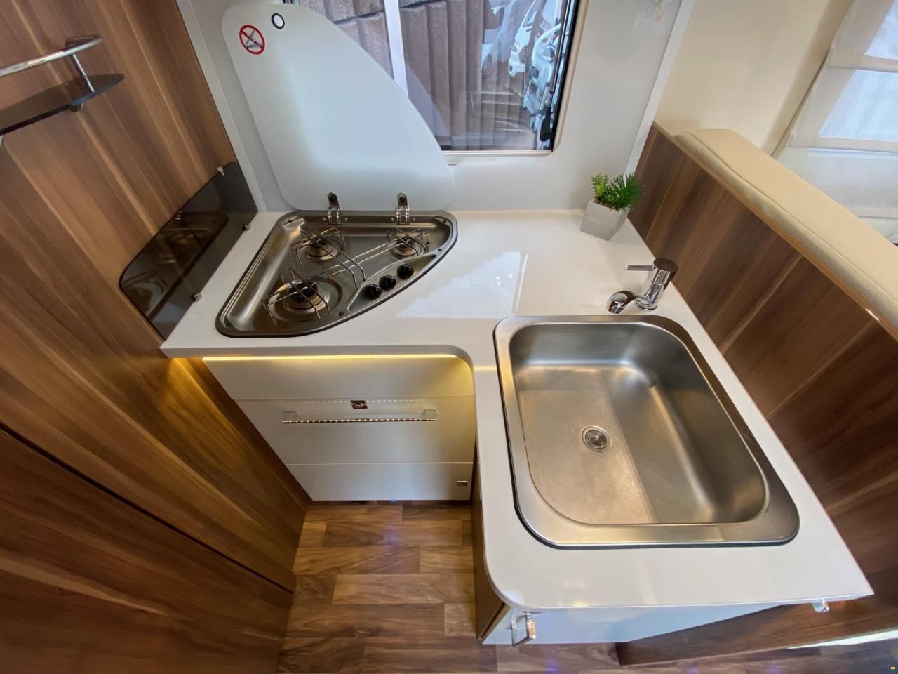 Roller Team Zefiro 235 TL, Fiat 2.3MJ 150PS Automat