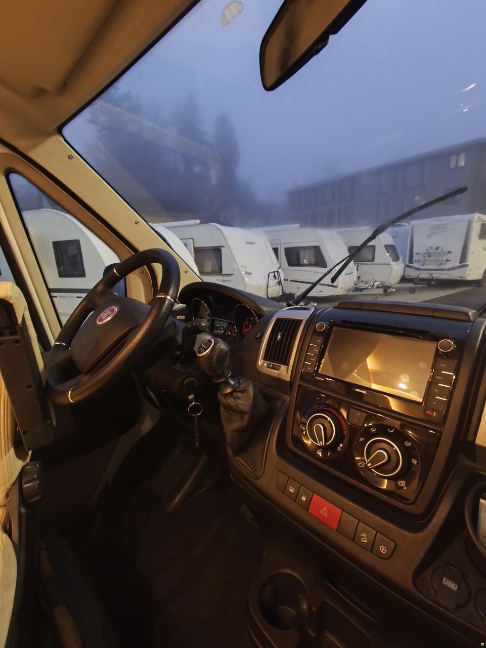 Bürstner Lyseo T 690 mit Einzelbett!