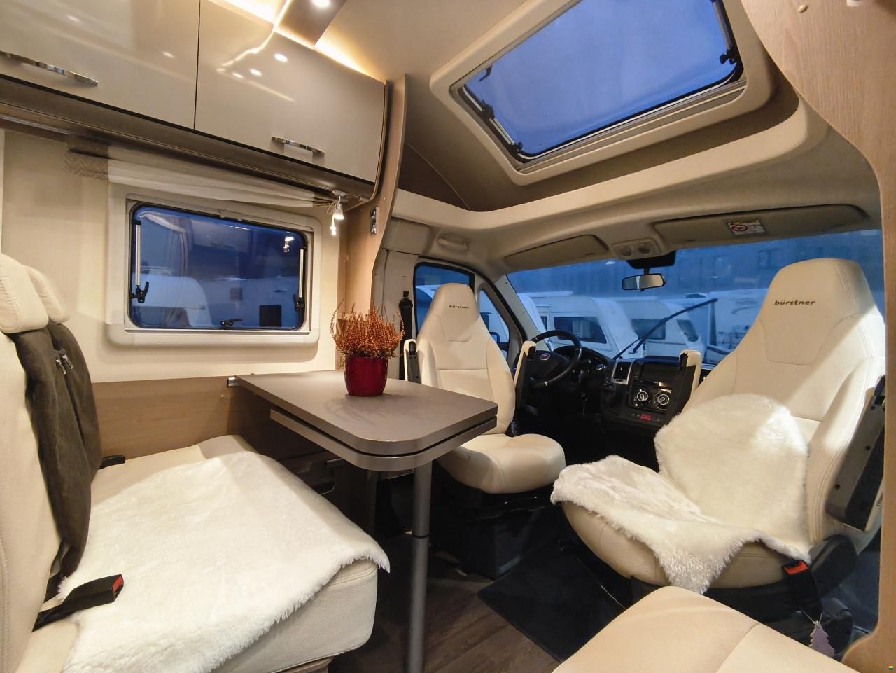 Bürstner Lyseo T 690 mit Einzelbett!