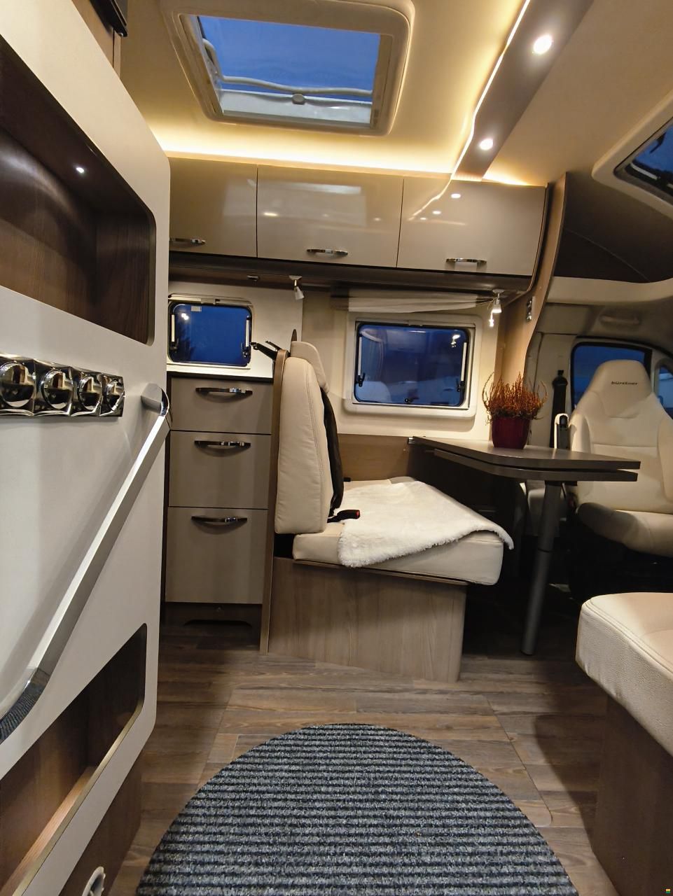 Bürstner Lyseo T 690 mit Einzelbett!