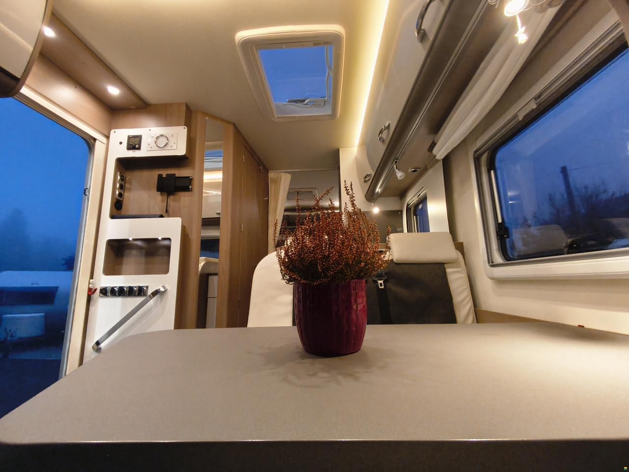 Bürstner Lyseo T 690 mit Einzelbett!