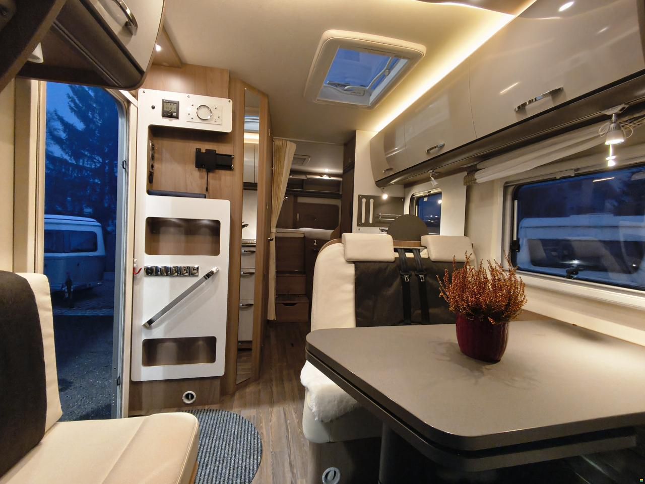 Bürstner Lyseo T 690 mit Einzelbett!