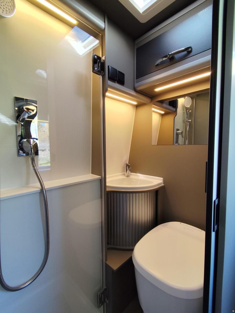 Megamobil Mega Classic 600 S Hubbett MAN 163 PS