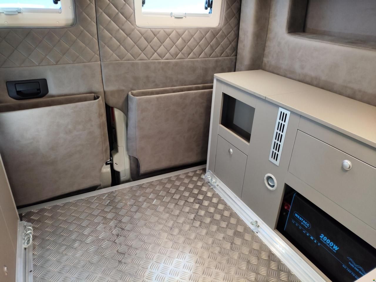 Megamobil Mega Classic 600 S Hubbett MAN 163 PS