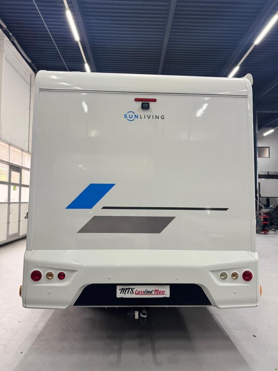 Adria S65L TEILIN.AUTOMAT.LÄNGSBETT