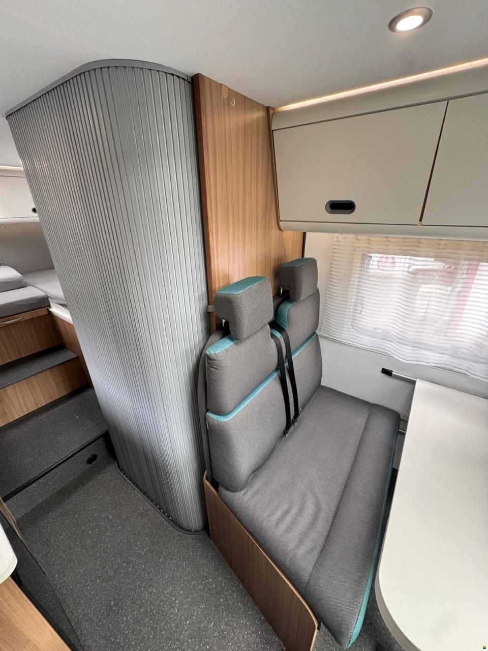 Adria S65L TEILIN.AUTOMAT.LÄNGSBETT