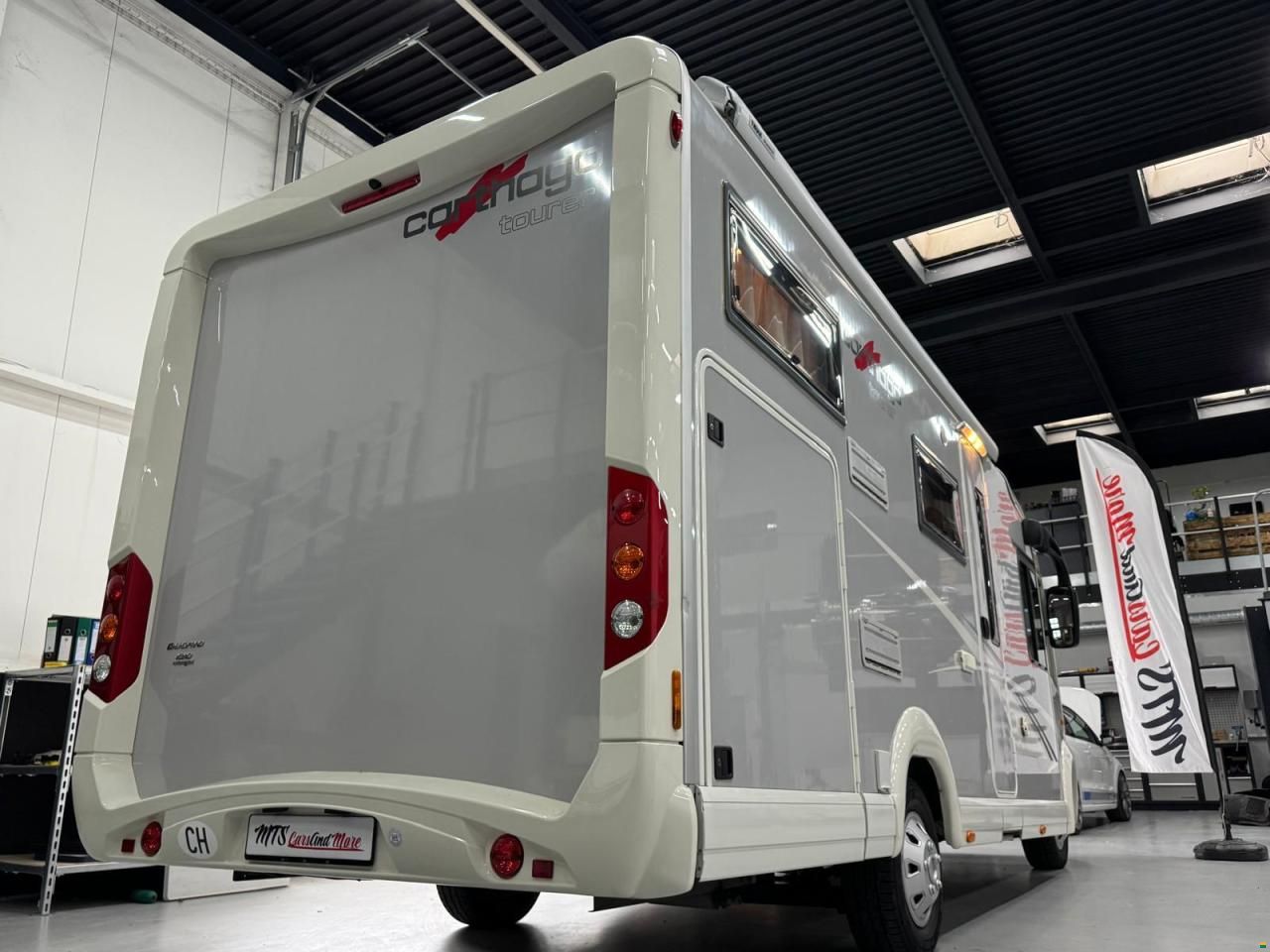 Carthago TOURER-LÄNGSBETT-HUBBETT-ALCOTIEF