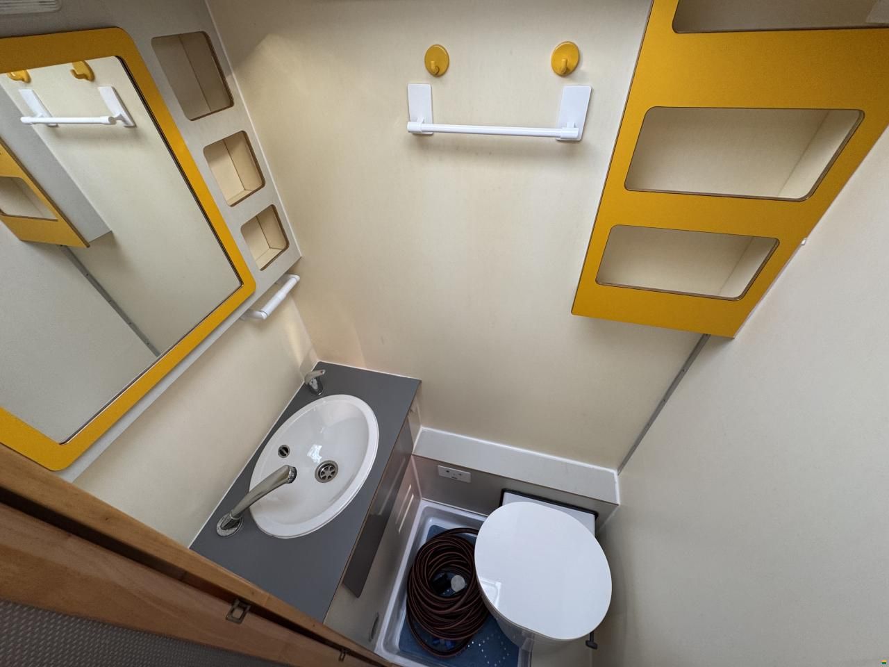 bimobil Nissan Navara mit Wohnkabine