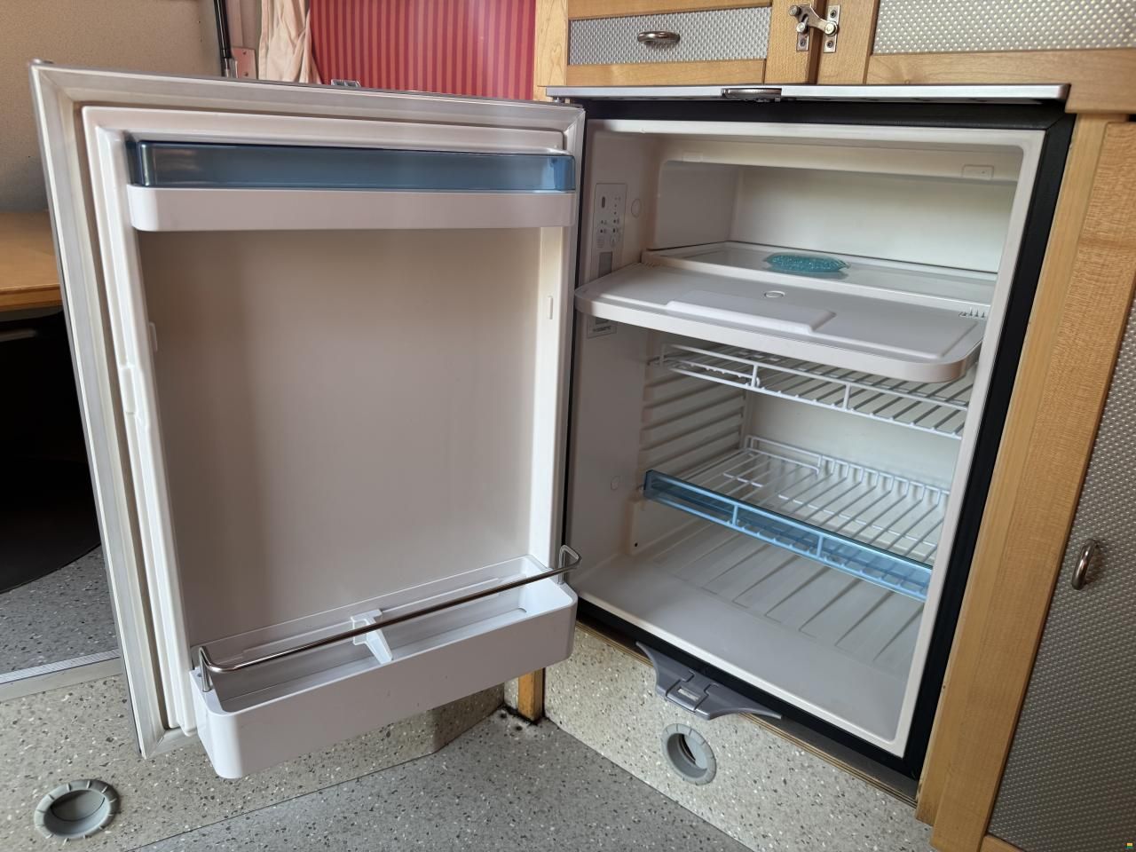 bimobil Nissan Navara mit Wohnkabine