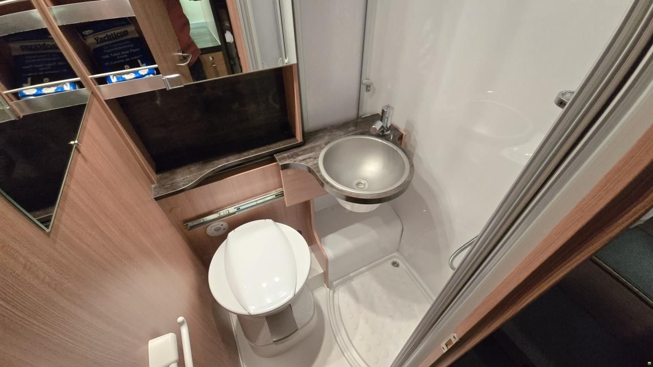 Knaus Sky Wave 700 MEG / Celebration