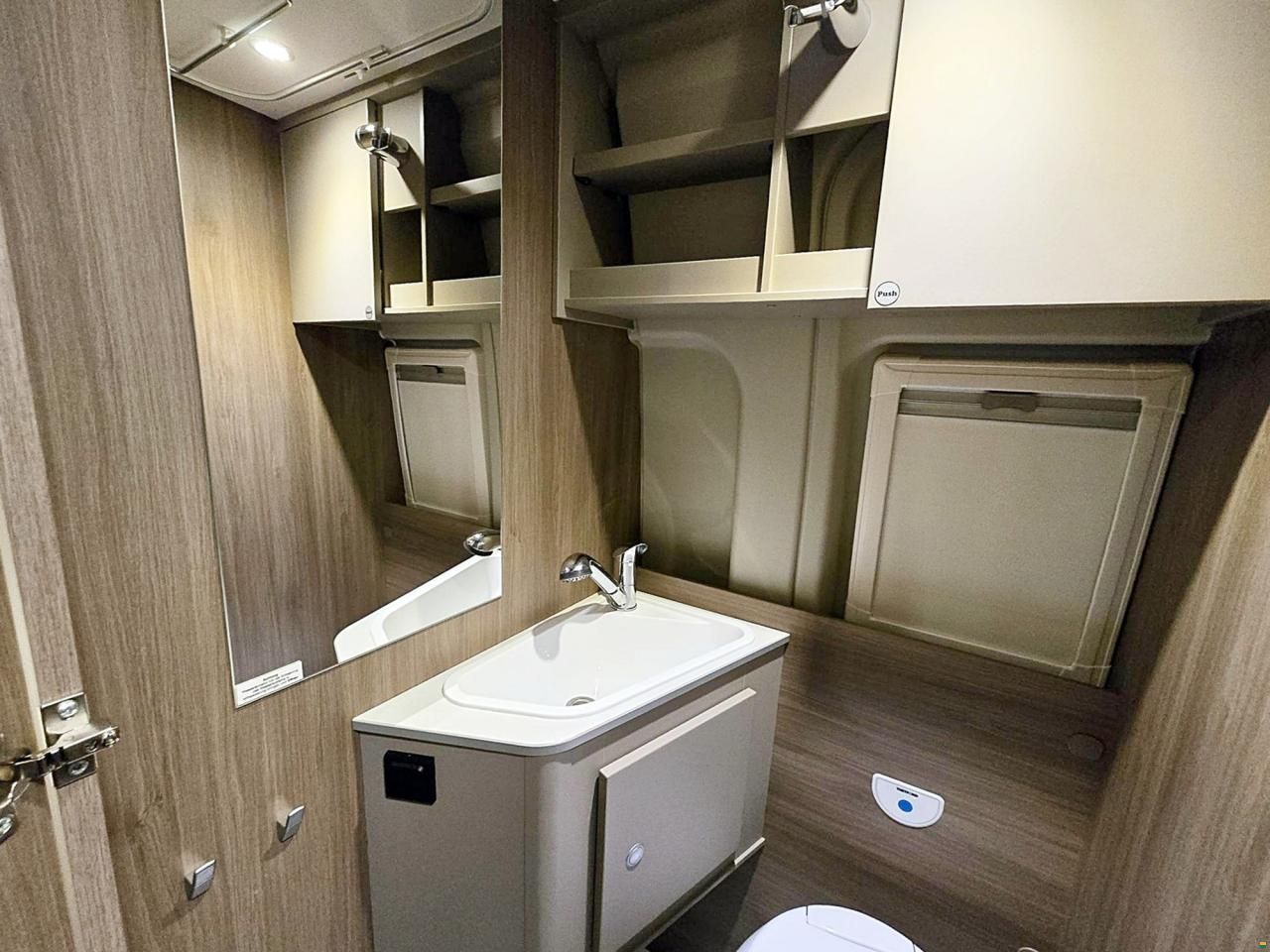 Carado CVE 540 2.2 HUBDACH AUTOMAT MJ