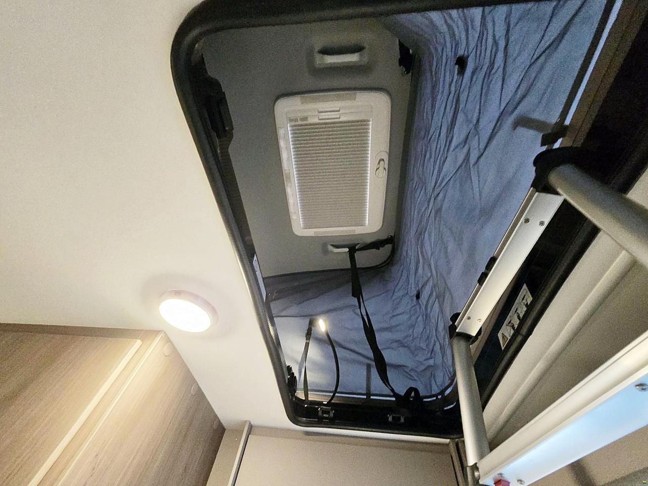 Carado CVE 540 2.2 HUBDACH AUTOMAT MJ