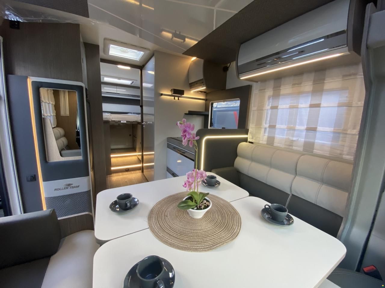 Roller Team Zefiro 287 TL, Fiat 2.2MJ 140PS Automat