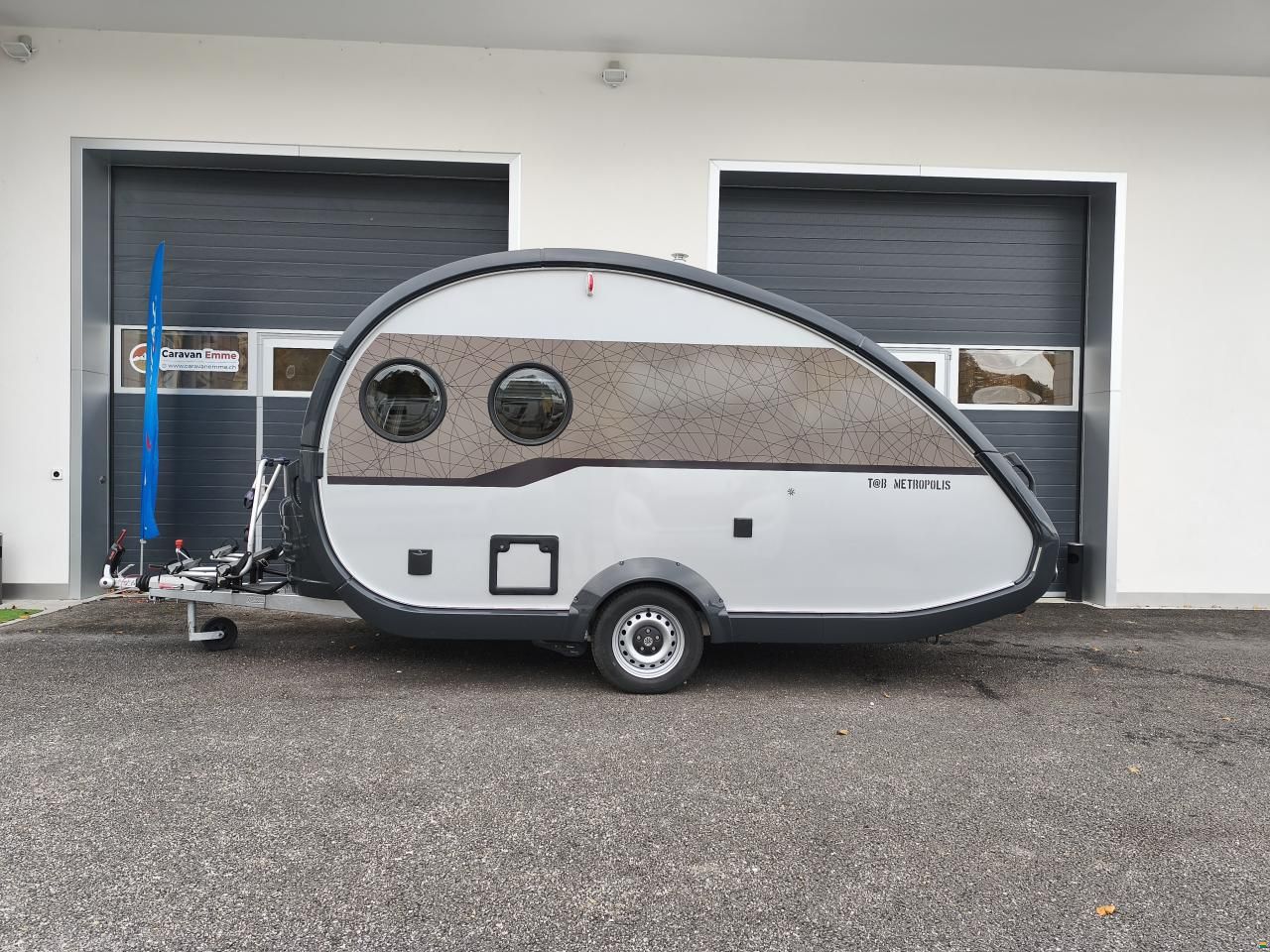 T@B 400td mit Küche, Sitzgruppe, WC, Mover!