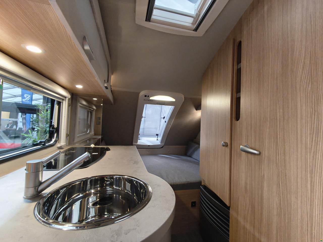 T@B 400td mit Küche, Sitzgruppe, WC, Mover!