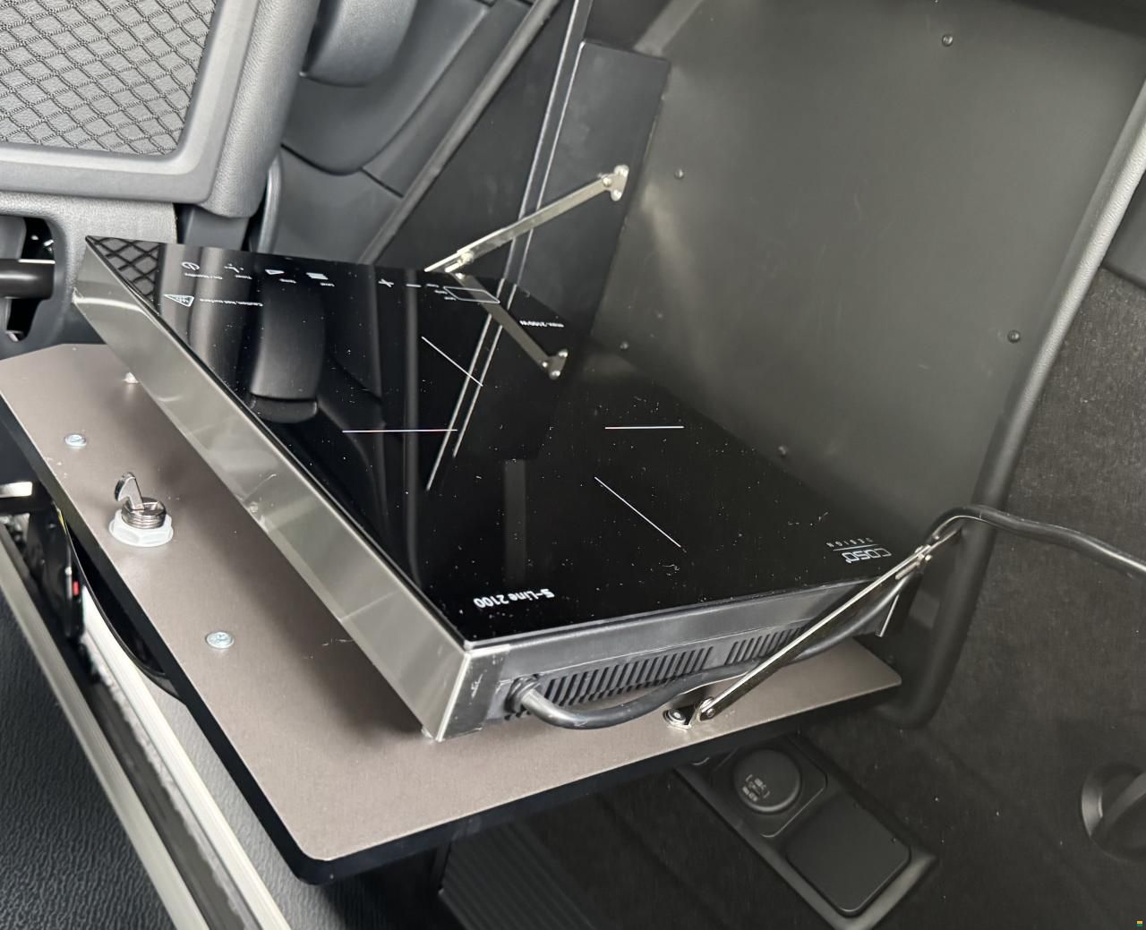 Pössl Vanstar V300 d lang AMG-Line 4matic