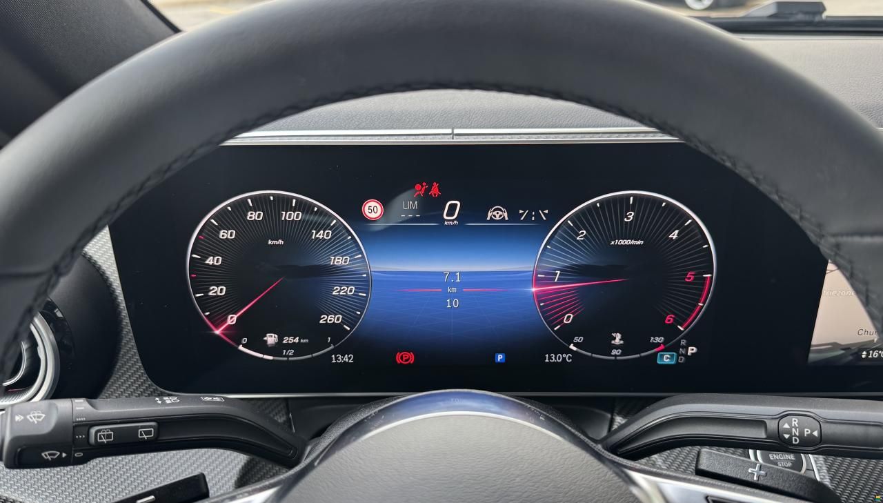 Pössl Vanstar V300 d lang AMG-Line 4matic