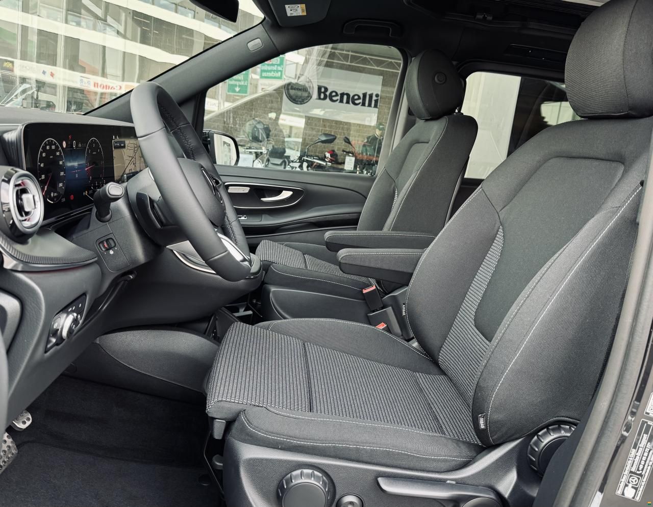 Pössl Vanstar V300 d lang AMG-Line 4matic