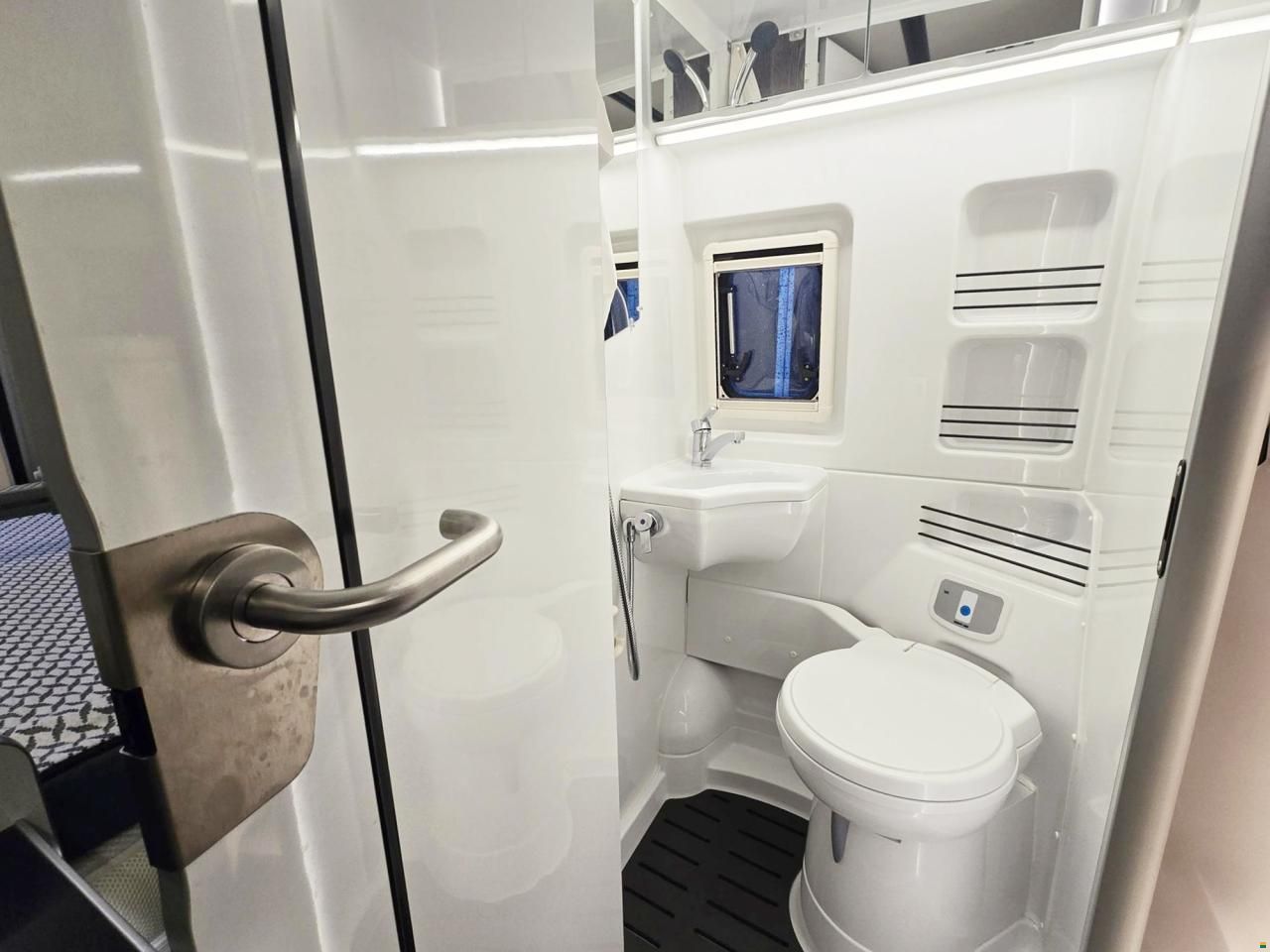 Westfalia COLUMBUS 540 D 9G-AUTOMAT 2.3 160MJ