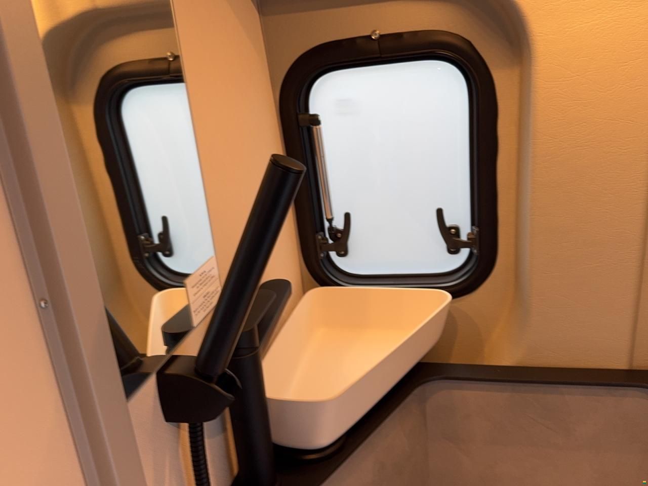 Crosscamp CamperVan Full 540 3.5t  L2H2 2.2 TD 140