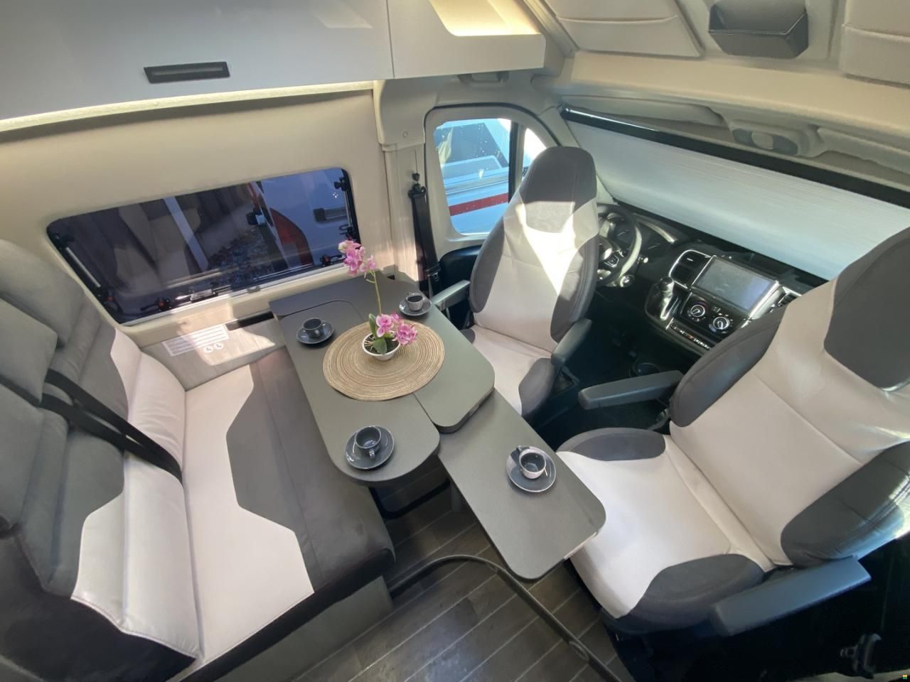 Roller Team Livingstone 2 Sport, Fiat 140PS Automat