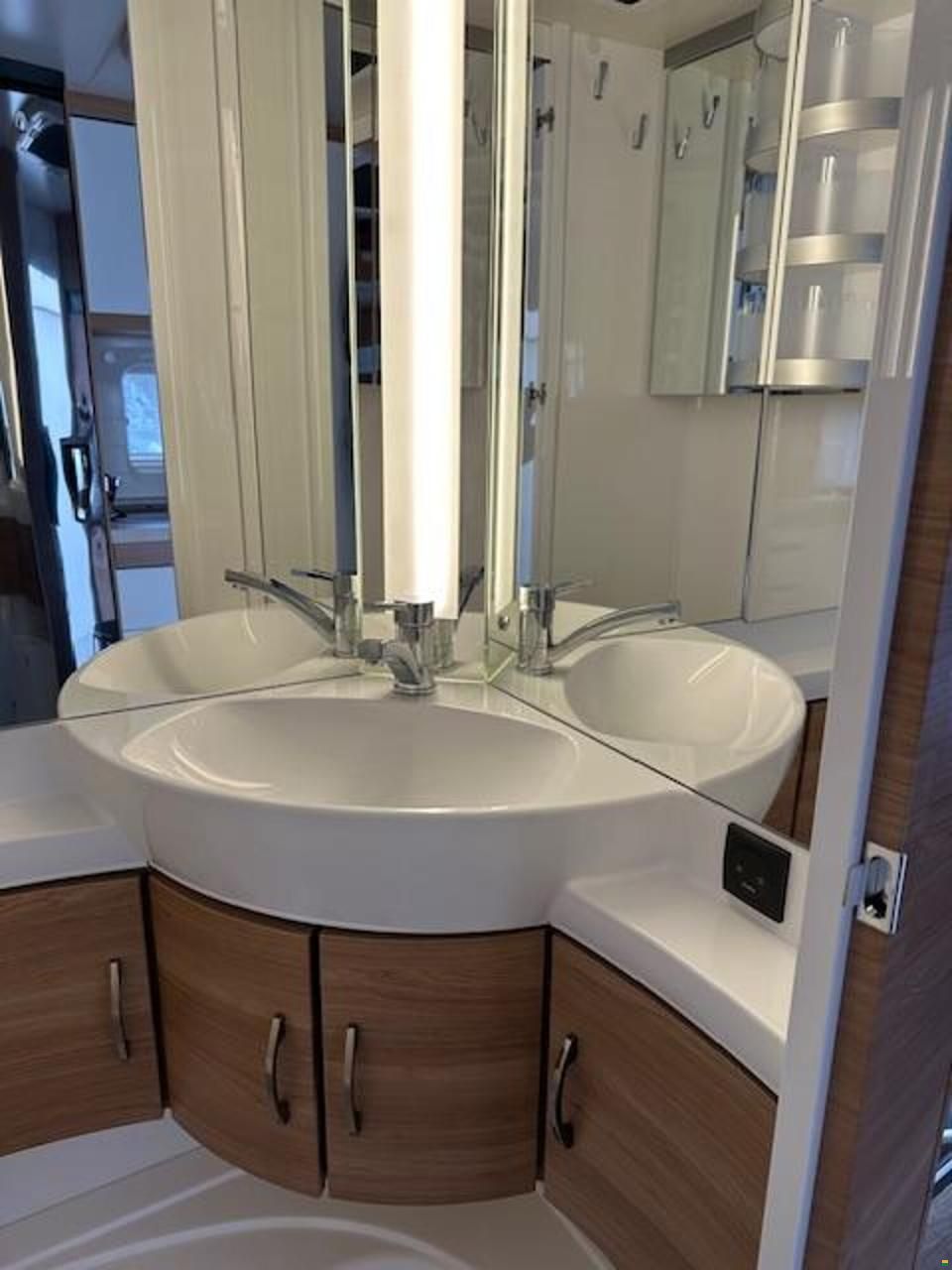 Hobby De Luxe 515 UHL