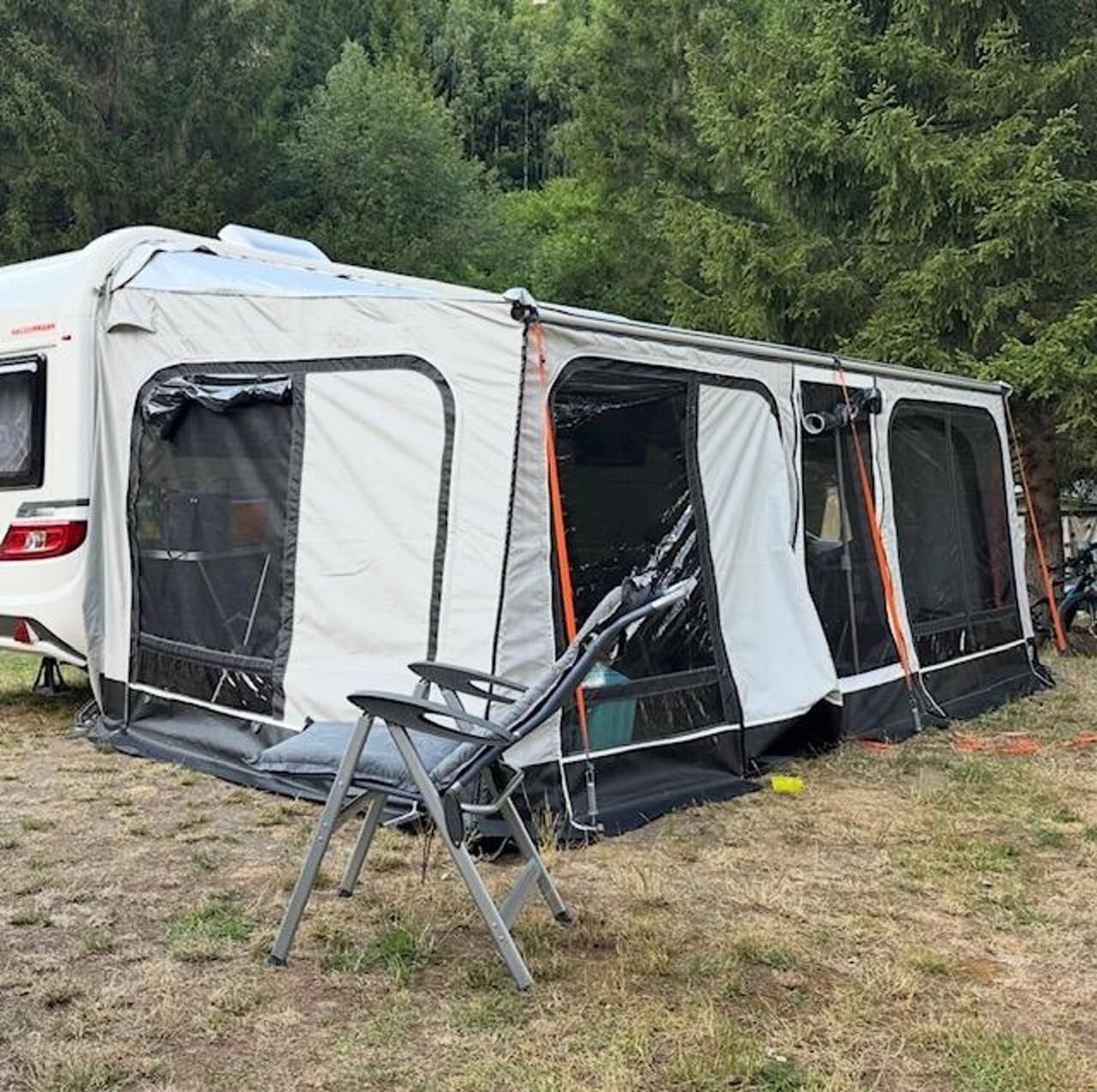 Hobby De Luxe 515 UHL